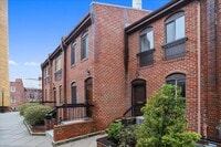 Building Photo - Updated townhome in popular Paper Mill Cou...
