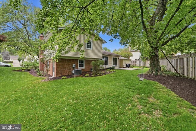 Building Photo - 4804 King Richard Dr
