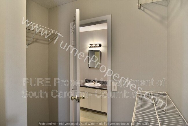 Building Photo - 411 Old Manor Rd