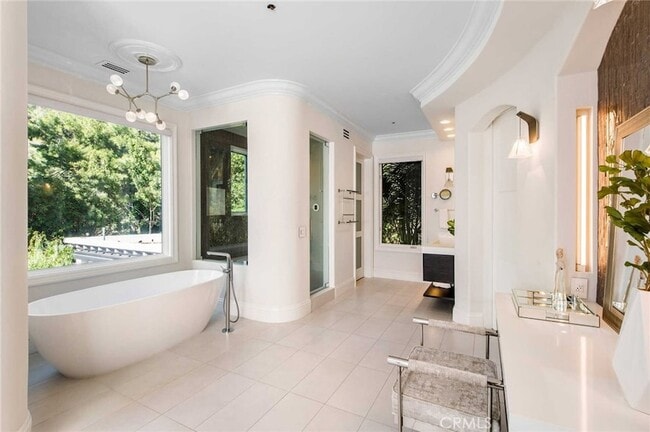 Building Photo - 1756 Clear View Dr