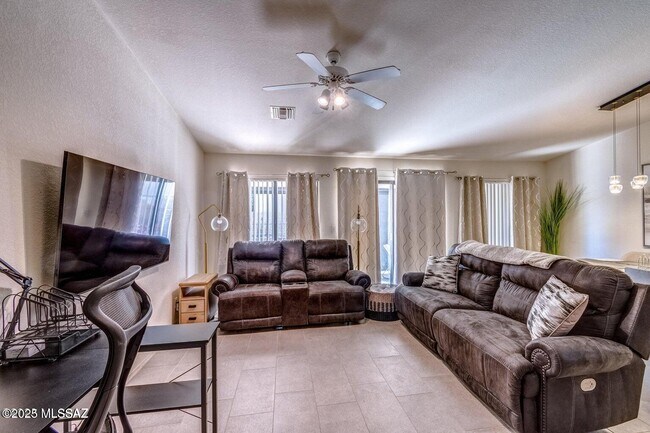 Building Photo - 10407 N Fair Desert Dr