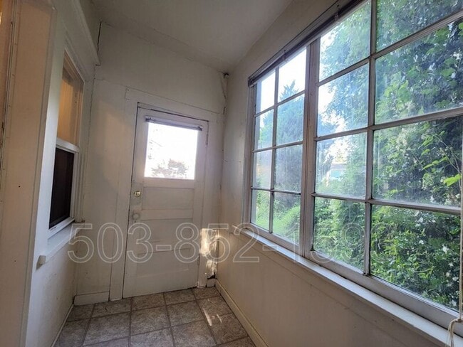 Building Photo - 3958 N Albina Ave