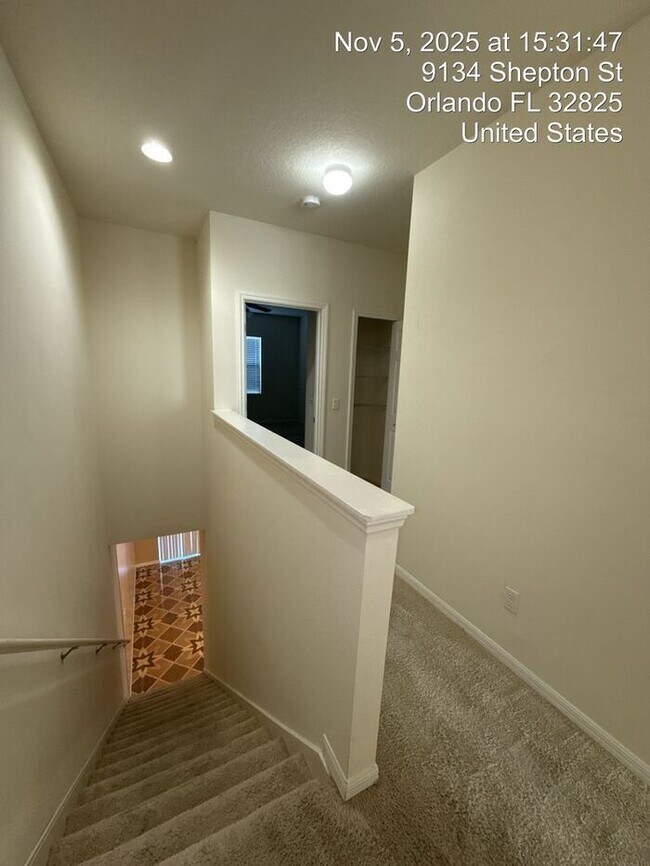 Building Photo - Beautiful Spacious 3 bed 2.5 bath Home in ...