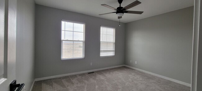 Building Photo - 3 bedroom/2.5 bath home