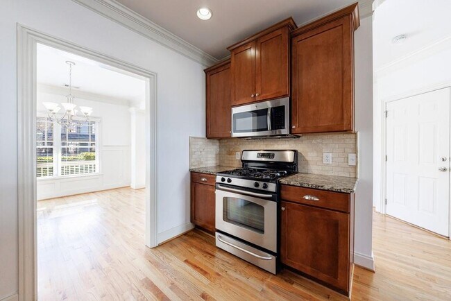 Building Photo - 970 Samples Ln NW