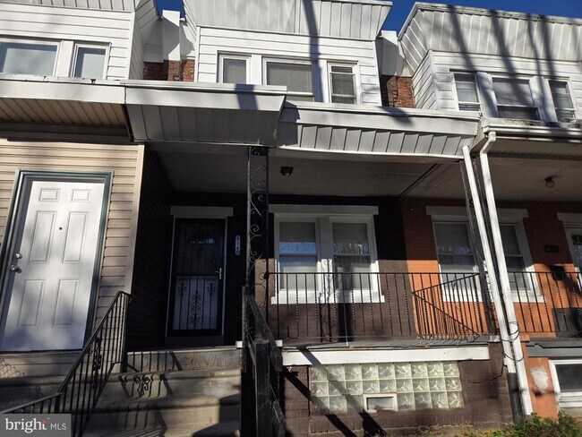 Building Photo - 5140 N Fairhill St