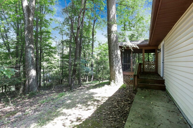 Building Photo - 955 Eastward Cir