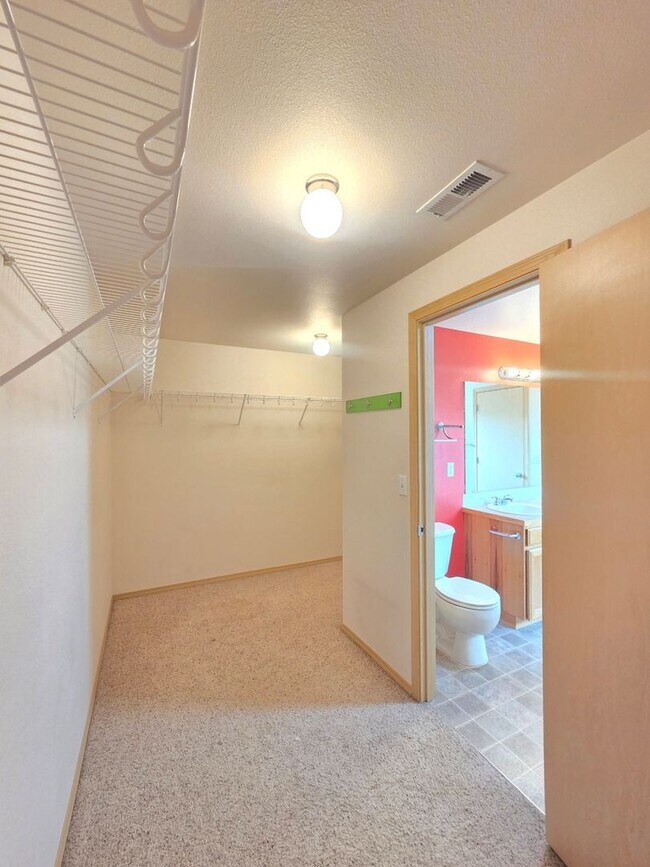 Building Photo - 7008 S Lucas St