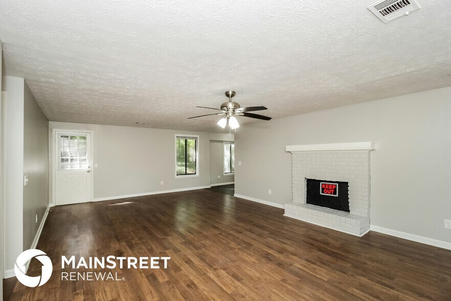 Building Photo - 2085 Swan Ct