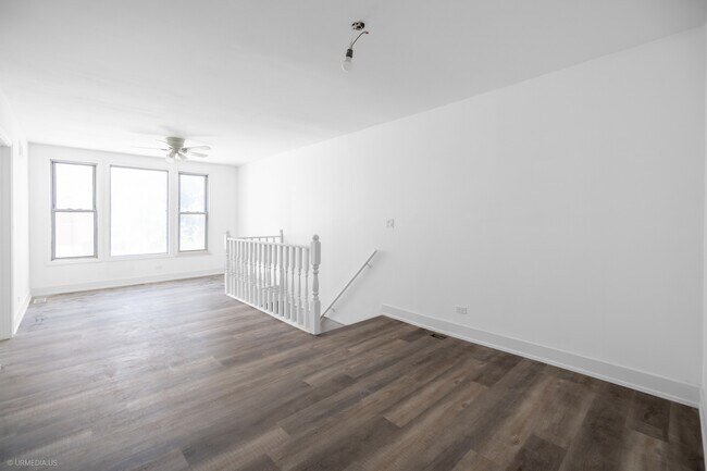 Building Photo - 2654 N Lincoln Ave
