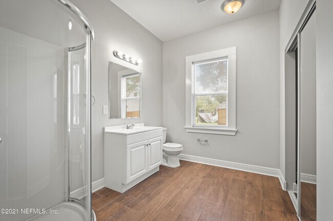 Building Photo - 1945 Redell St