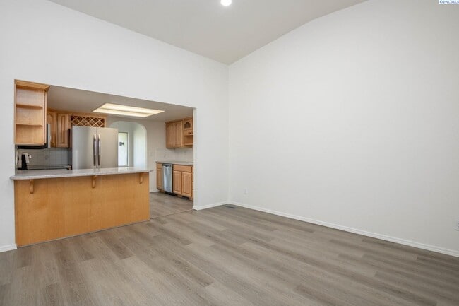 Building Photo - Meadow Springs Condo