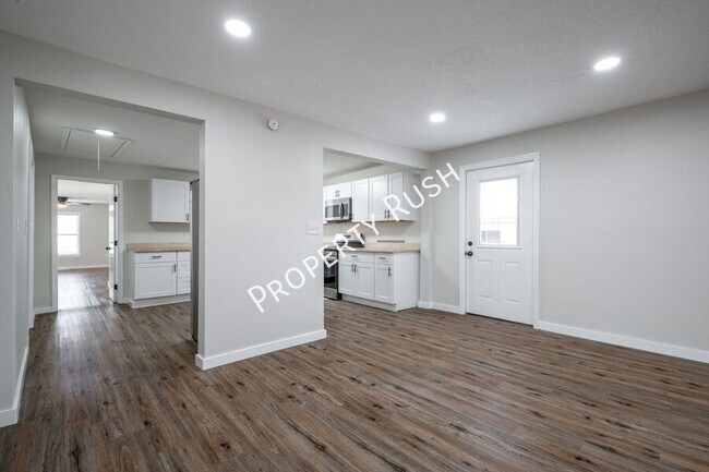 Building Photo - 8229 Patterson Rd