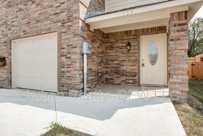 Building Photo - 909 Parkplace Ridge