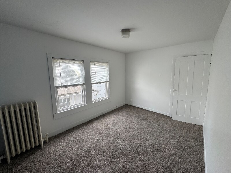 Building Photo - 106 E Pine St