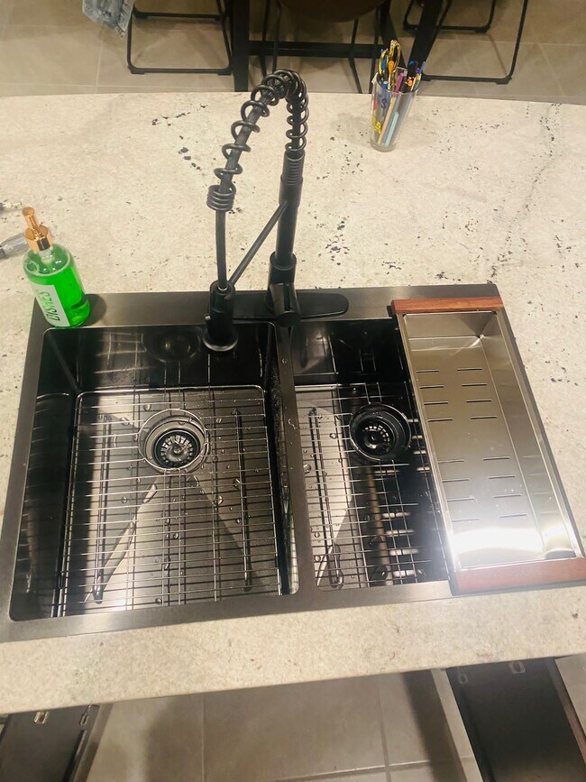 Building Photo - 194 Mangrove Shade Cir