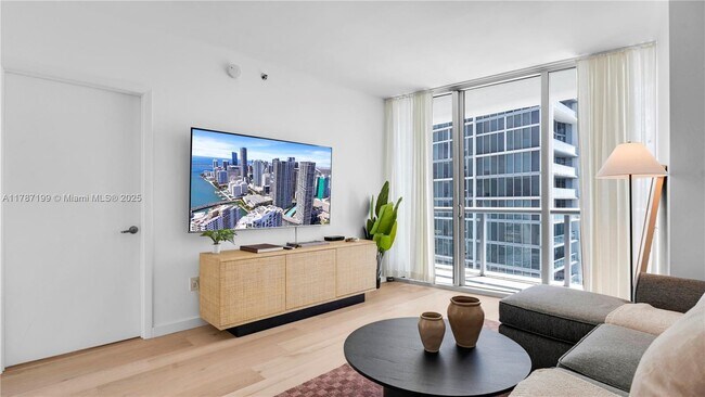 Building Photo - 485 Brickell Ave