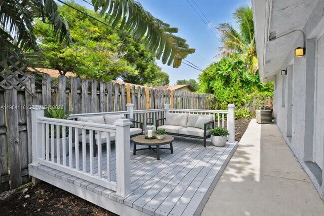 Building Photo - 241 NW 40th St