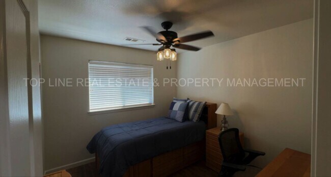 Building Photo - Fully Furnished Home with Pool – Prime Location in Visalia, CA