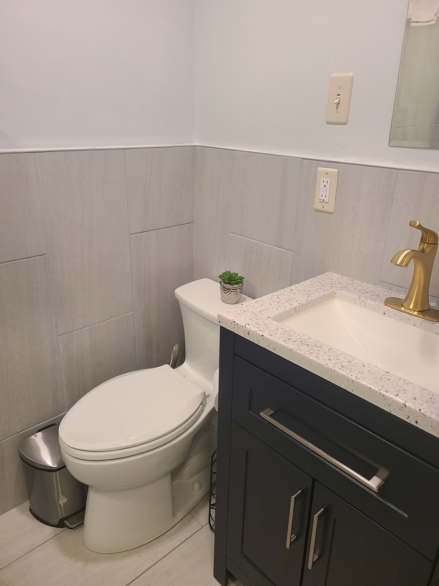 Building Photo - 11 Grove St