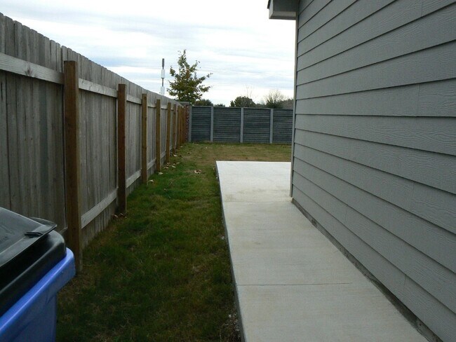 Building Photo - 17715 Dockery Dr