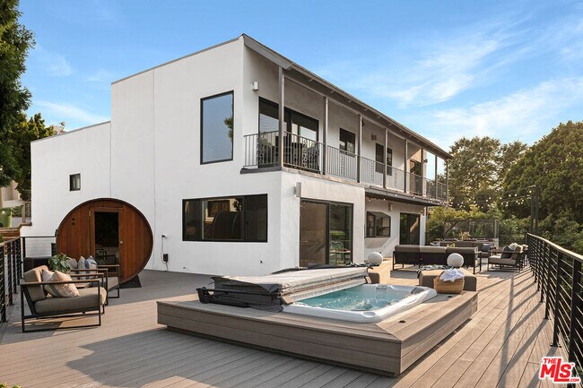 Building Photo - 3360 Ley Dr