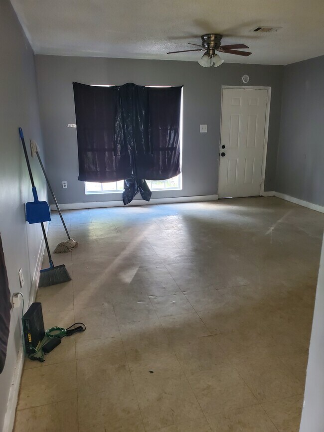 Building Photo - 5006 General McArthur St