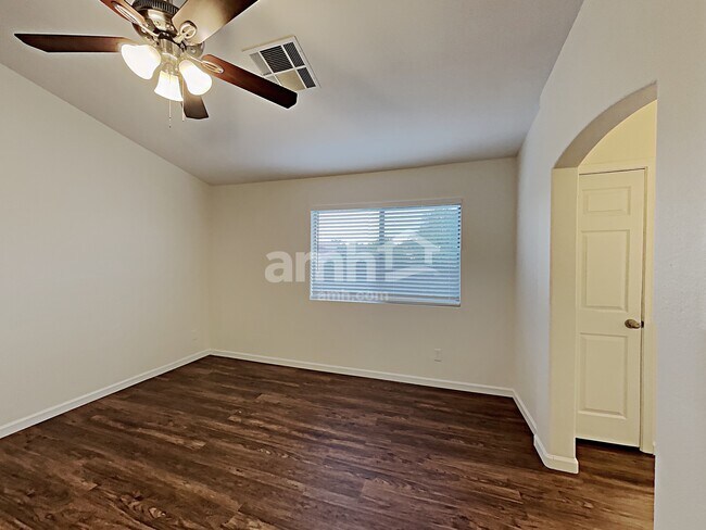 Building Photo - 10383 W Dana Ln