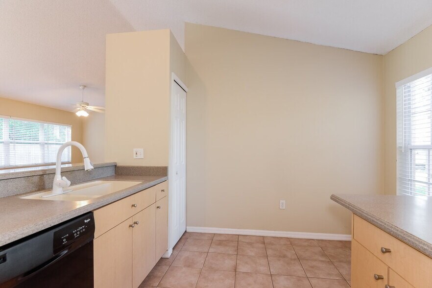 Building Photo - 4519 Weasel Dr