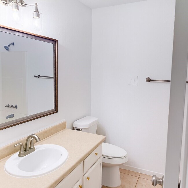 Building Photo - 2503 Ironclad Dr