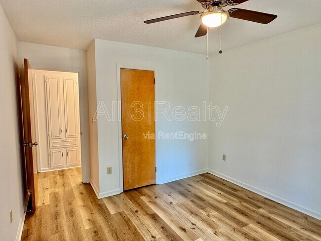 Building Photo - 2311 Cottingham Dr