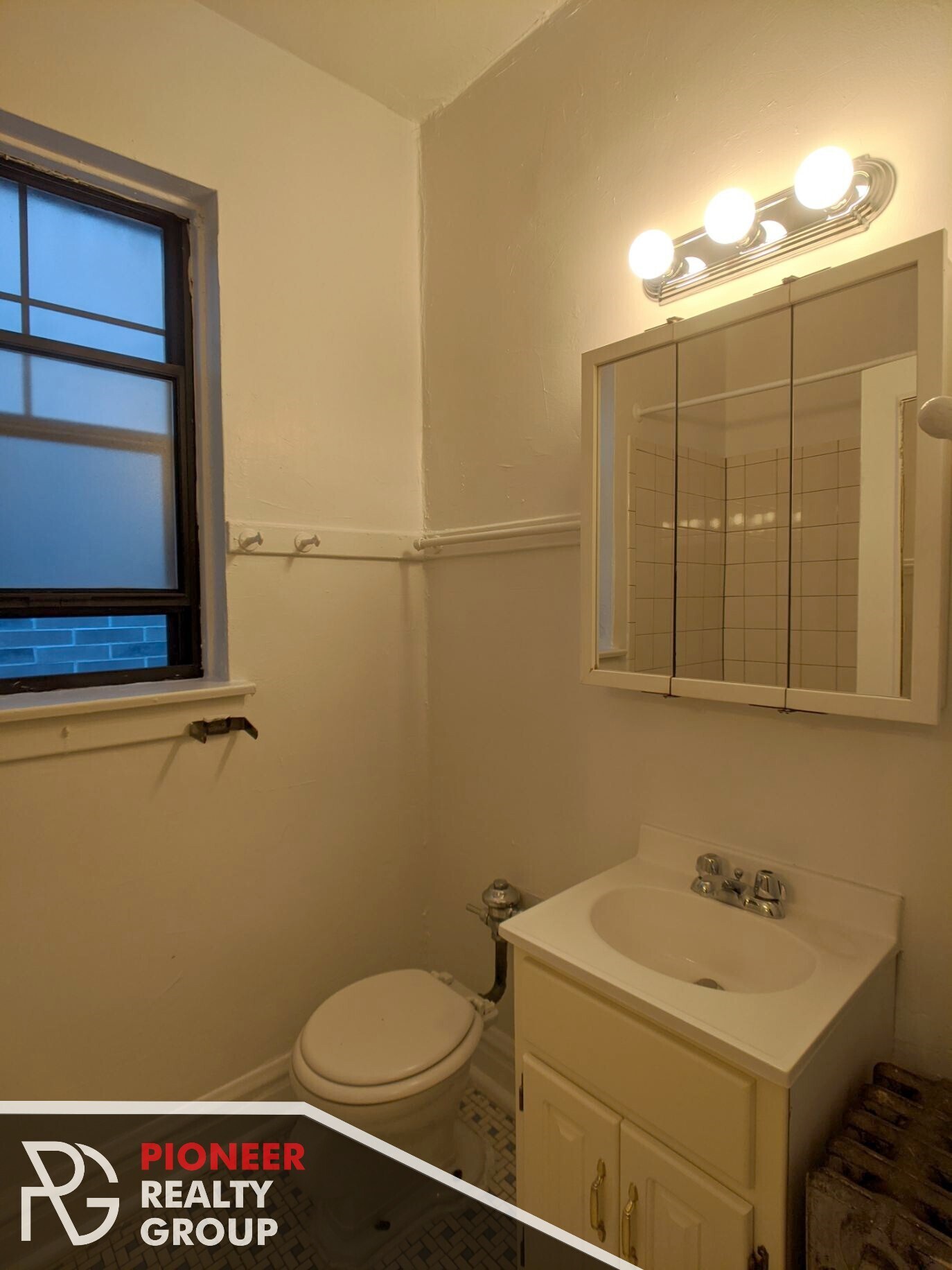 Building Photo - 4831 N Damen Ave