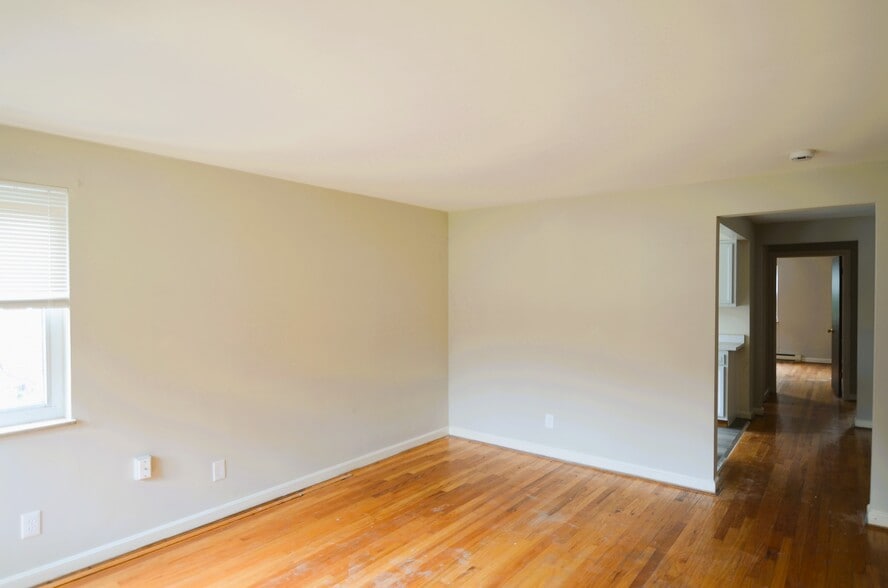 Building Photo - 3931 E Gatewood Ln