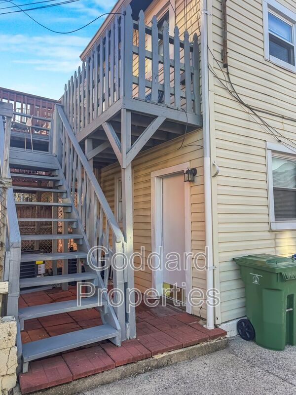 Building Photo - 1801 S Charles St