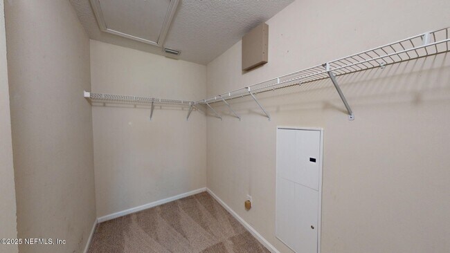 Building Photo - 7063 Deer Lodge Cir