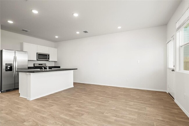 Building Photo - 119 Kendall Ln