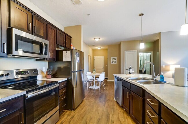 Building Photo - 4788 Holmes St