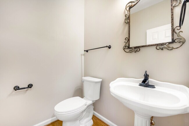 Building Photo - 9200 Brechin Dr