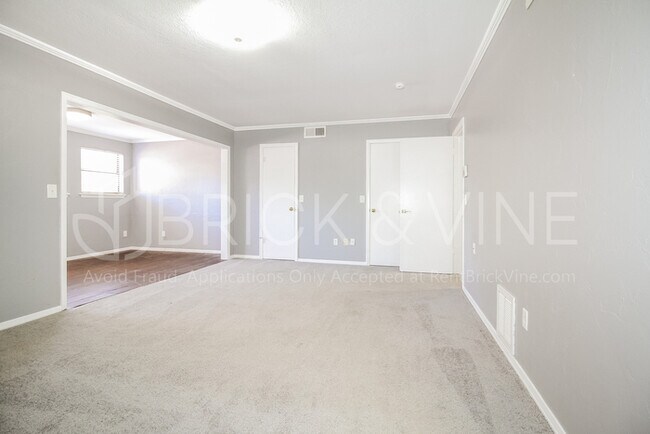 Building Photo - 524 Canyon Rd