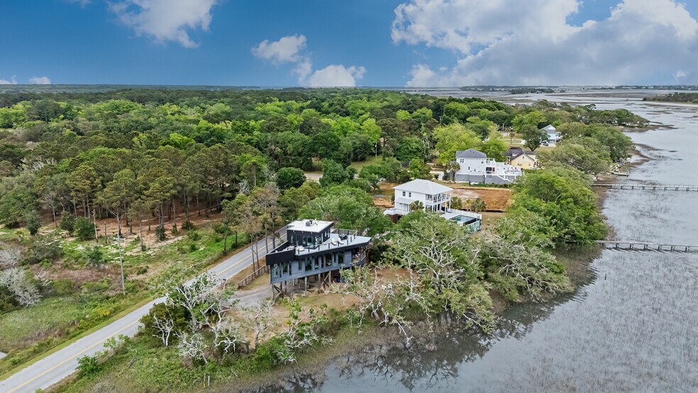 Building Photo - 2179 Sol Legare Rd