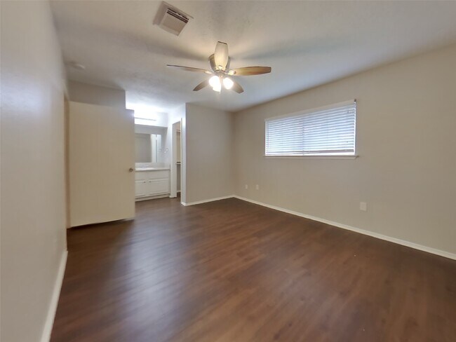 Building Photo - 11119 Daybreak Ln
