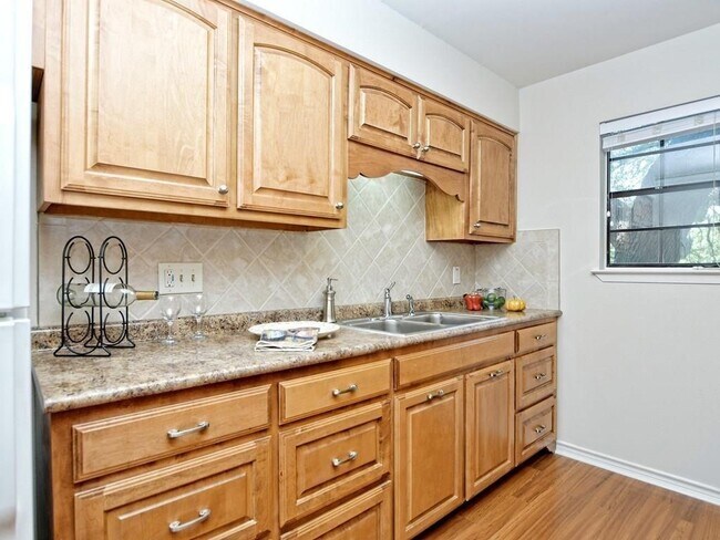 Building Photo - 4159 Steck Ave