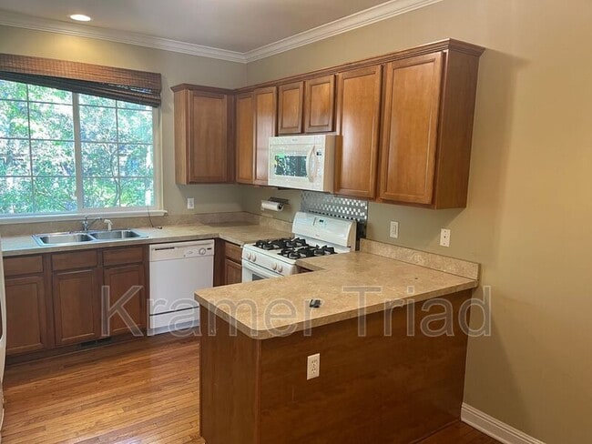 Building Photo - 41472 Glade Rd