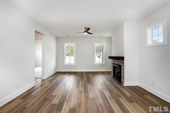 Building Photo - Single Family Home