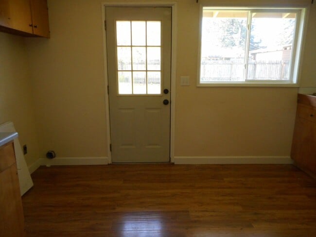 Building Photo - Bright and Spacious Adair Village Gem!