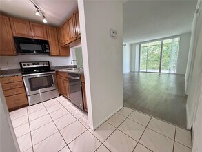 Building Photo - 9235 Lagoon Pl