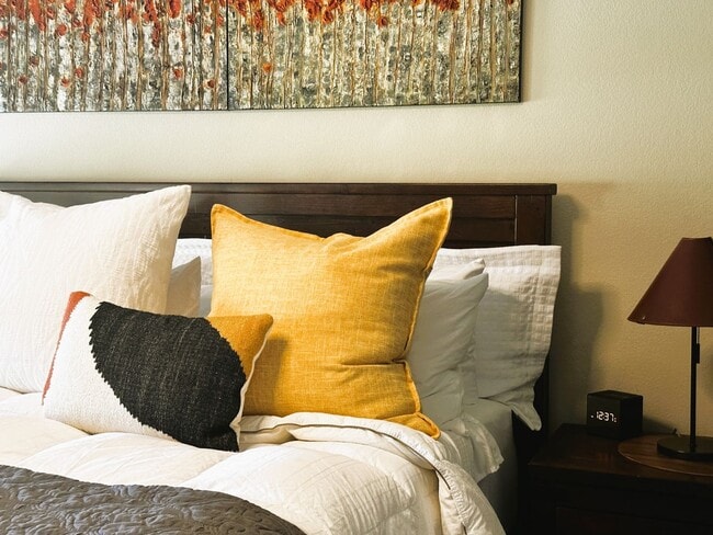 Building Photo - 234 Windsor River Rd