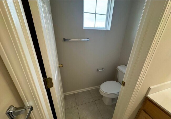 Building Photo - 4088 Weston Pointe Dr