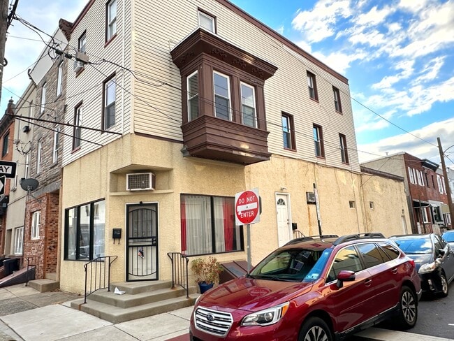 Building Photo - 1814 S 13th St