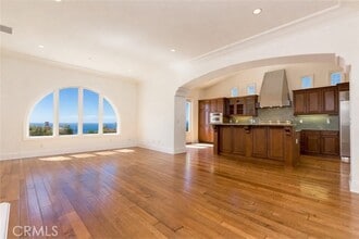 Building Photo - 30 Surfspray Bluff